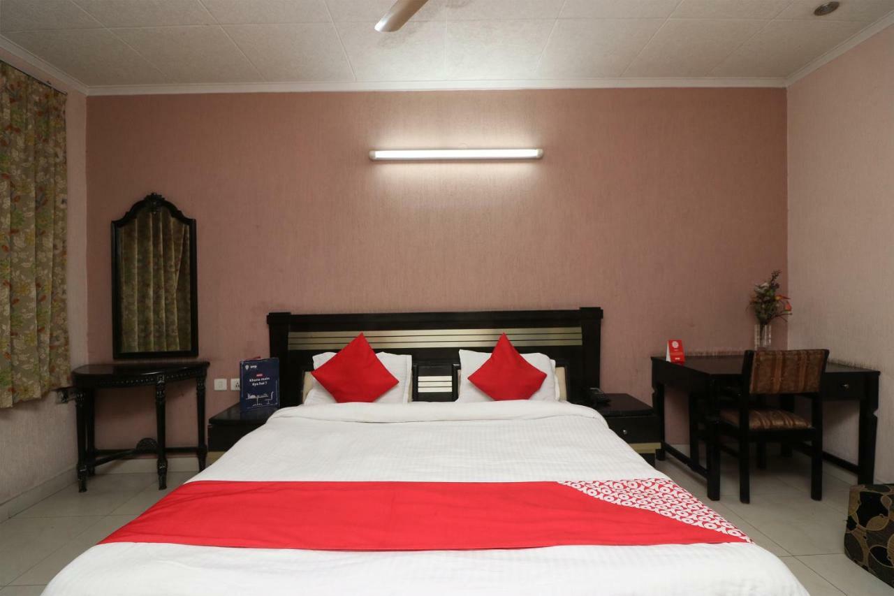 Oyo 24672 Bharat Guest House Delhi  Extérieur photo